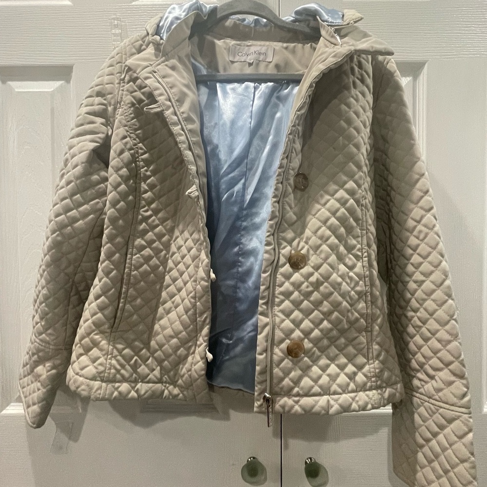 Calvin Klein Cream Jacket with Light Blue Lining - Picture 4 of 11